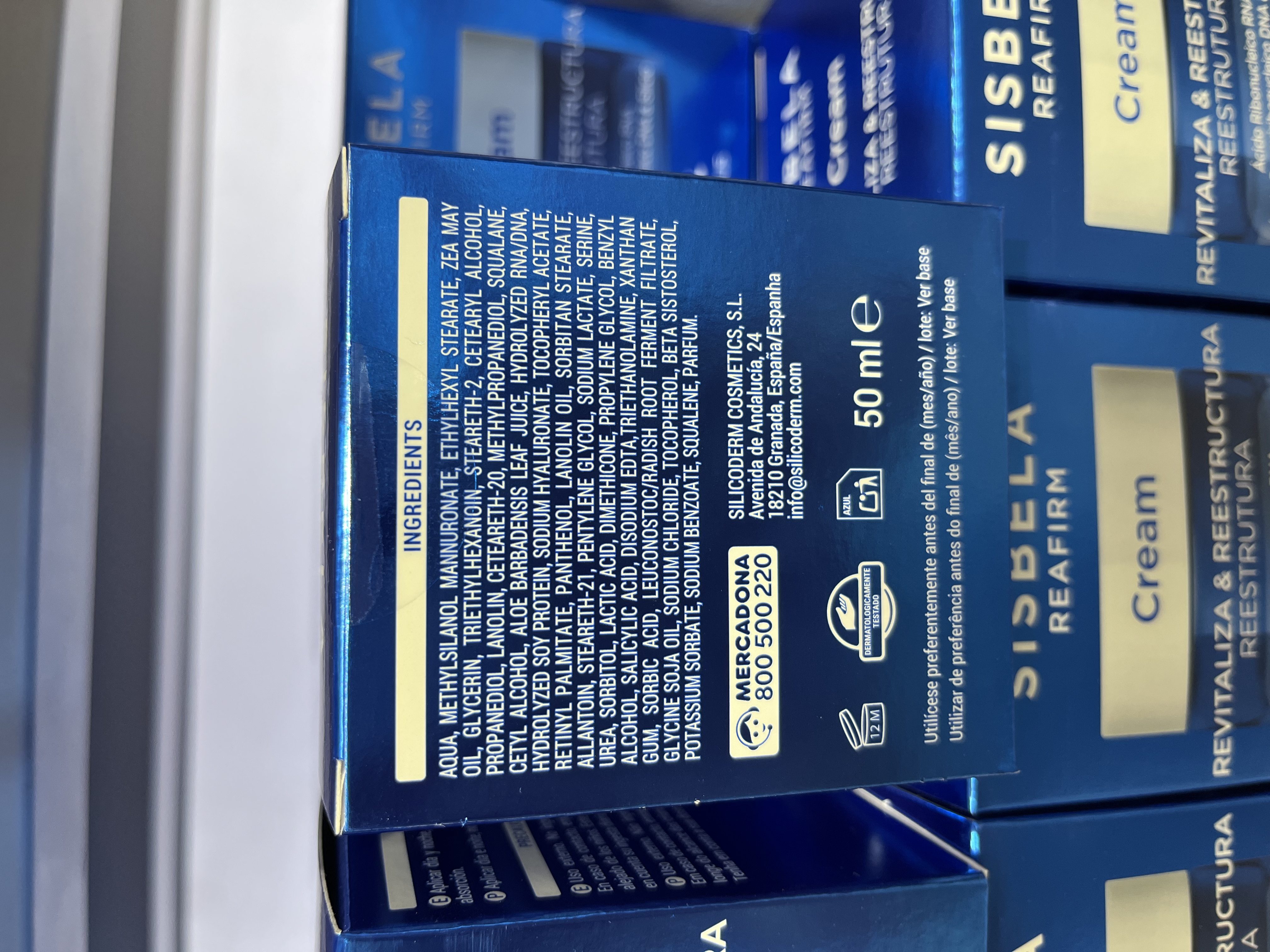 Sisbela 抗老面霜产品实拍